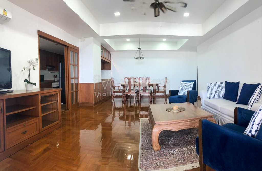 2-bedroom condo for sale a mere 300m from BTS Nana!, photo 5