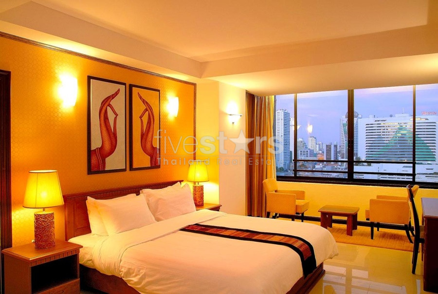 For Sale penthouse with roof garden 2 bedroom plus office room condo in Nana area, photo 5