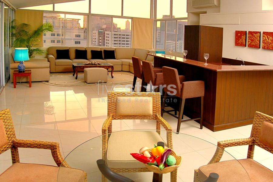For Sale penthouse with roof garden 2 bedroom plus office room condo in Nana area, photo 2