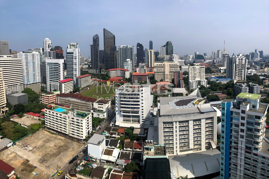 Appartement de 3 chambres spacieux à vendre proche BTS Asok