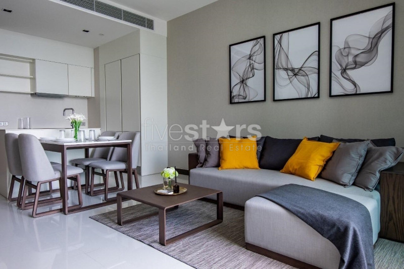 Condo moderne de 2 chambres à vendre près de la station Nana BTS