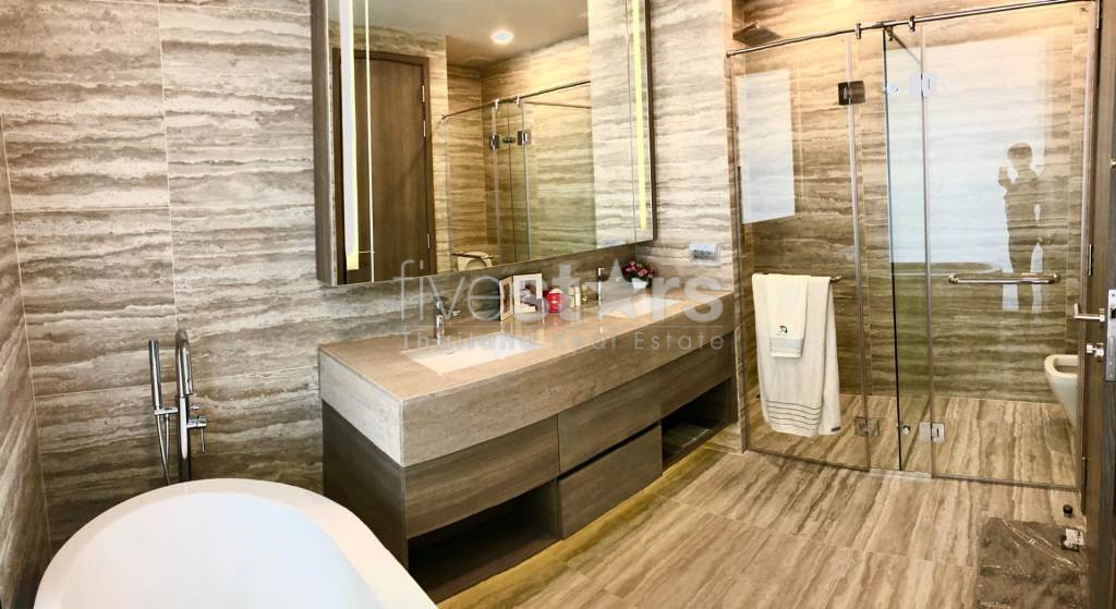Condo moderne de 2 chambres à louer près de la station de MRT Sukhumvit, photo 8