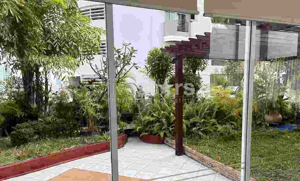 Penthouse 2 chambres jardin privé à vendre proche de la station Nana BTS, photo 5
