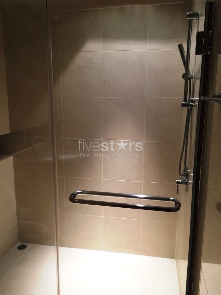 Condo de 2 chambres à louer sur la route Asoke à Ratchdaphisek, photo 11