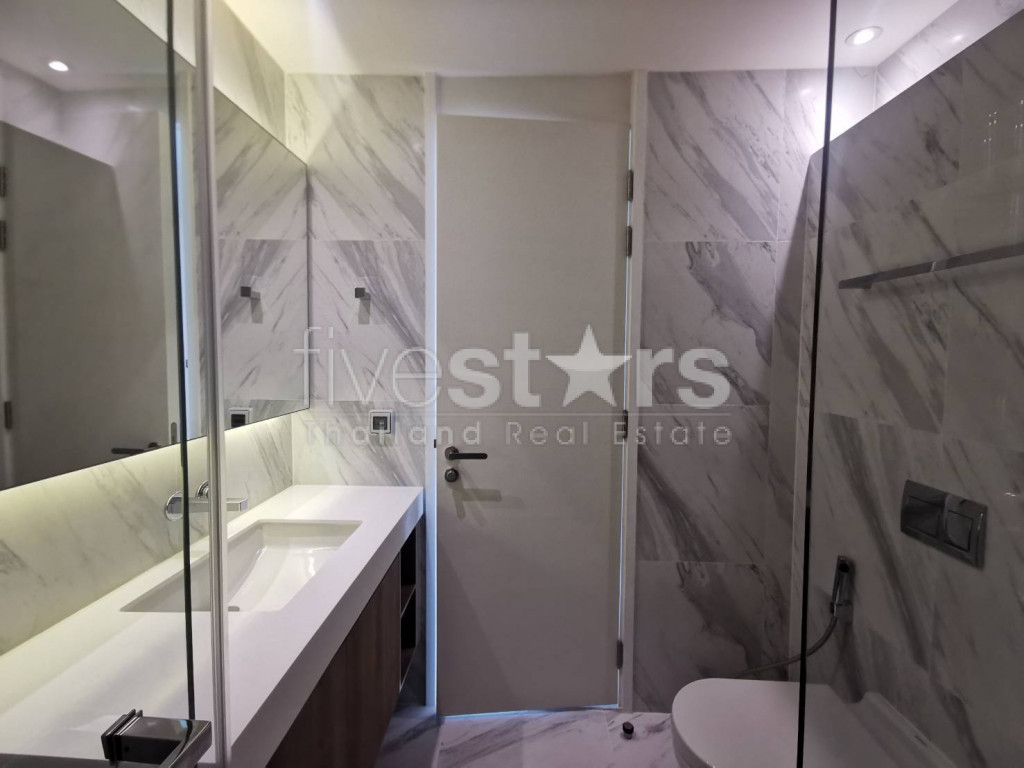 Condo neuf de 2 chambres à louer à proximité de la station Asoke BTS, photo 10