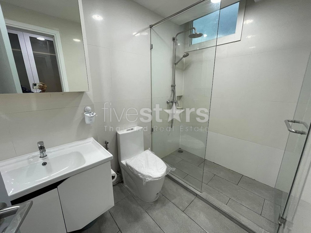 1-bedroom spacious condo for sale close to BTS Asoke, photo 11