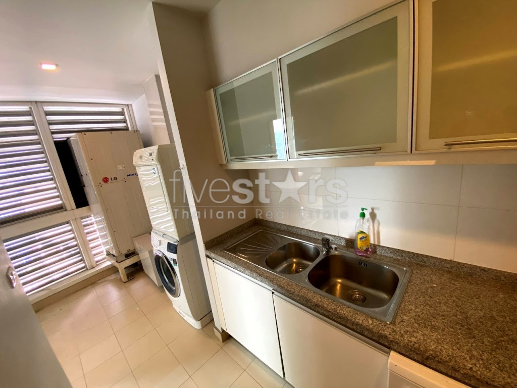 Condo de grande hauteur de 3 chambres à louer sur Asoke, photo 23
