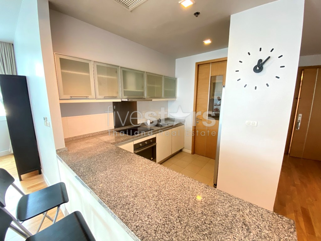 Condo de grande hauteur de 3 chambres à louer sur Asoke, photo 18