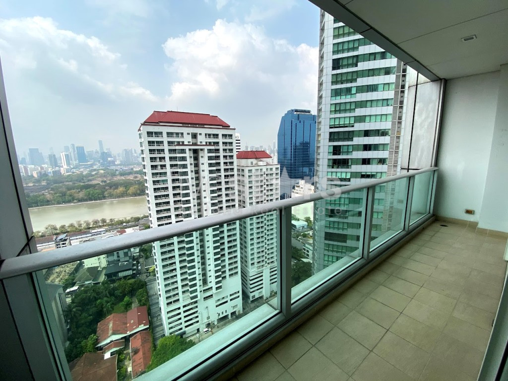 Condo de grande hauteur de 3 chambres à louer sur Asoke, photo 3