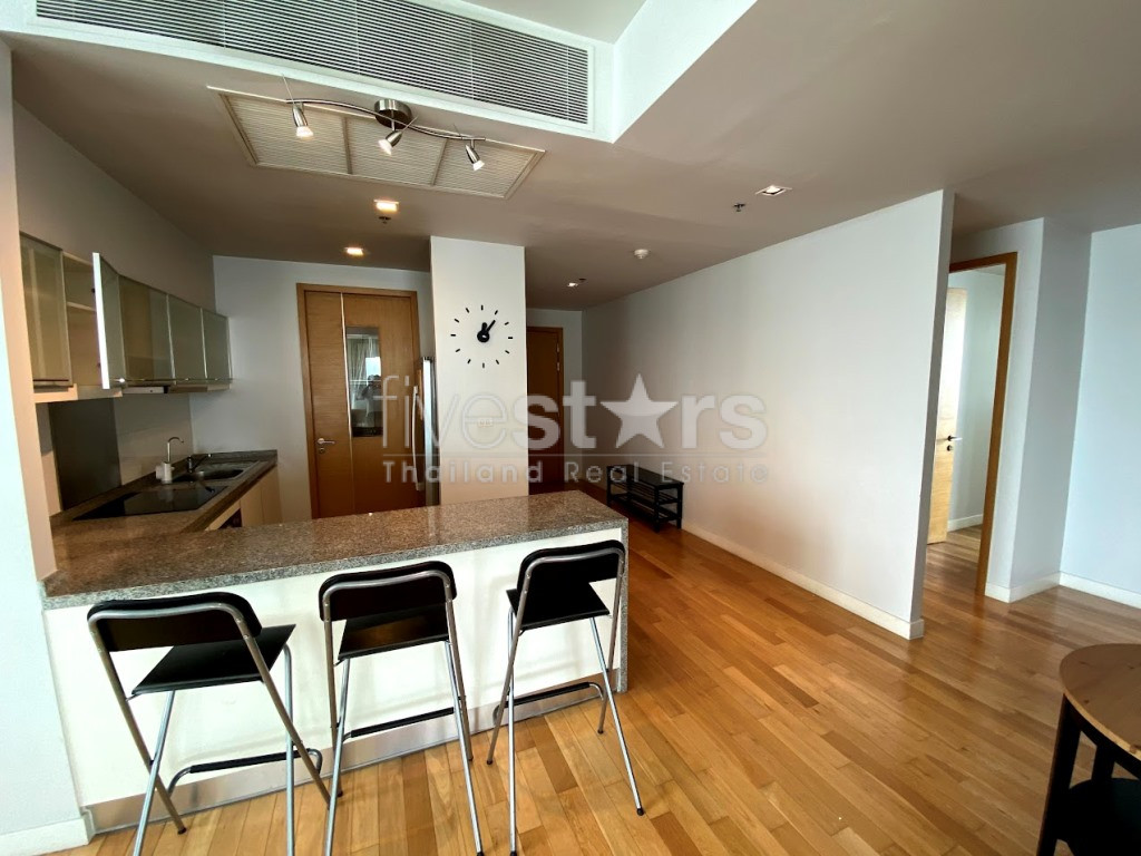 Condo de grande hauteur de 3 chambres à louer sur Asoke, photo 8