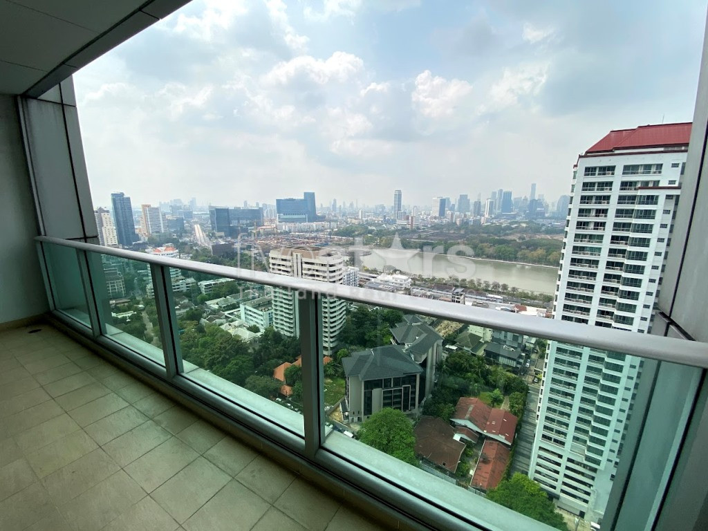 Condo de grande hauteur de 3 chambres à louer sur Asoke, photo 20