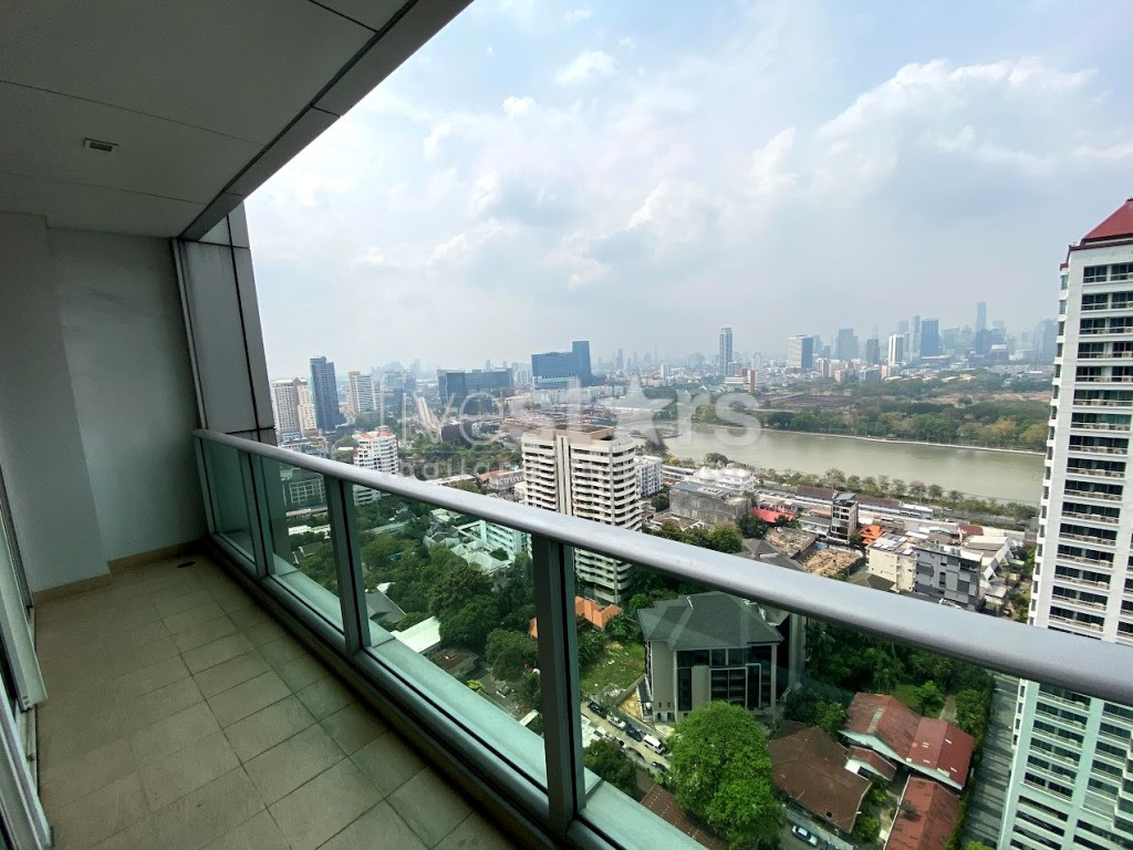 Condo de grande hauteur de 3 chambres à louer sur Asoke, photo 5