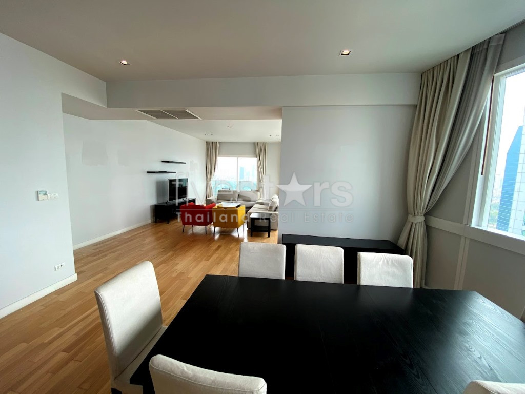Condo de grande hauteur de 3 chambres à louer sur Asoke, photo 6