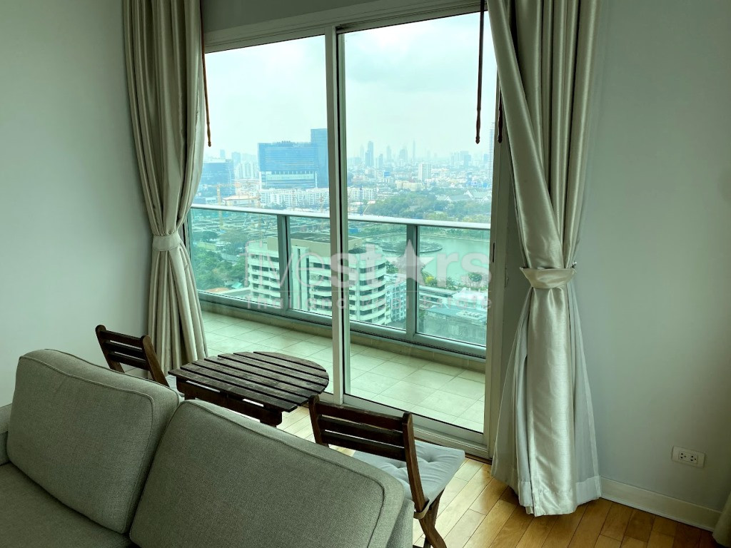Condo de grande hauteur de 3 chambres à louer sur Asoke, photo 19