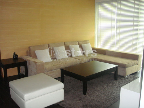 Condo de 2 chambres à louer sur la route Asoke à Ratchdaphisek, photo 3