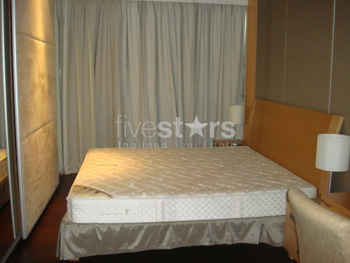 Condo de 2 chambres à louer sur la route Asoke à Ratchdaphisek, photo 9