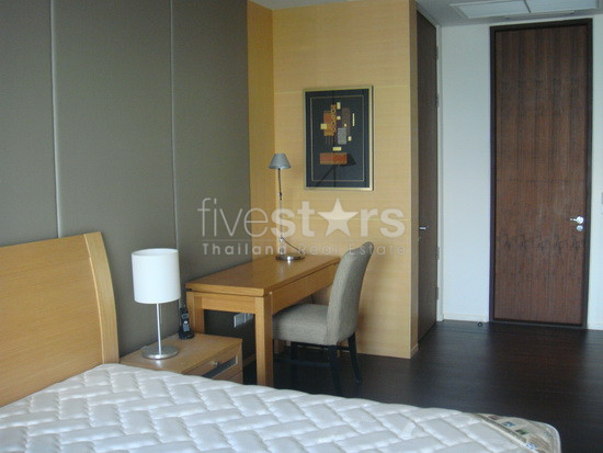 Condo de 2 chambres à louer sur la route Asoke à Ratchdaphisek, photo 10