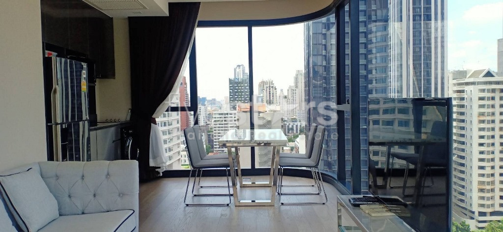 Condo moderne de 2 chambres à louer près de la station Asoke BTS, photo 2