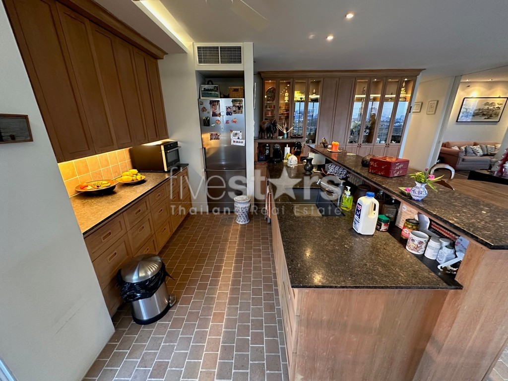 2-bedroom spacious and quiet condo for sale close to BTS Nana, photo 10