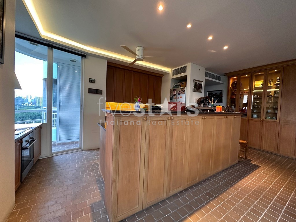 2-bedroom spacious and quiet condo for sale close to BTS Nana, photo 9