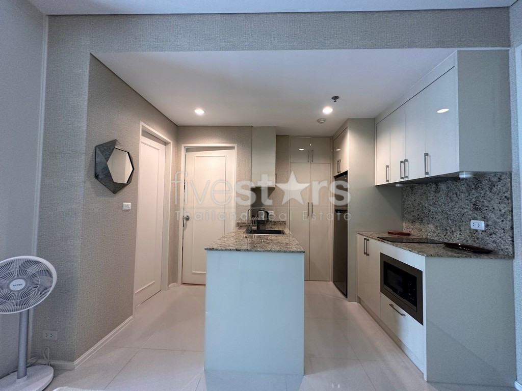 Appartement d'une chambre haut en étage à vendre proche MRT Petchaburi, photo 8