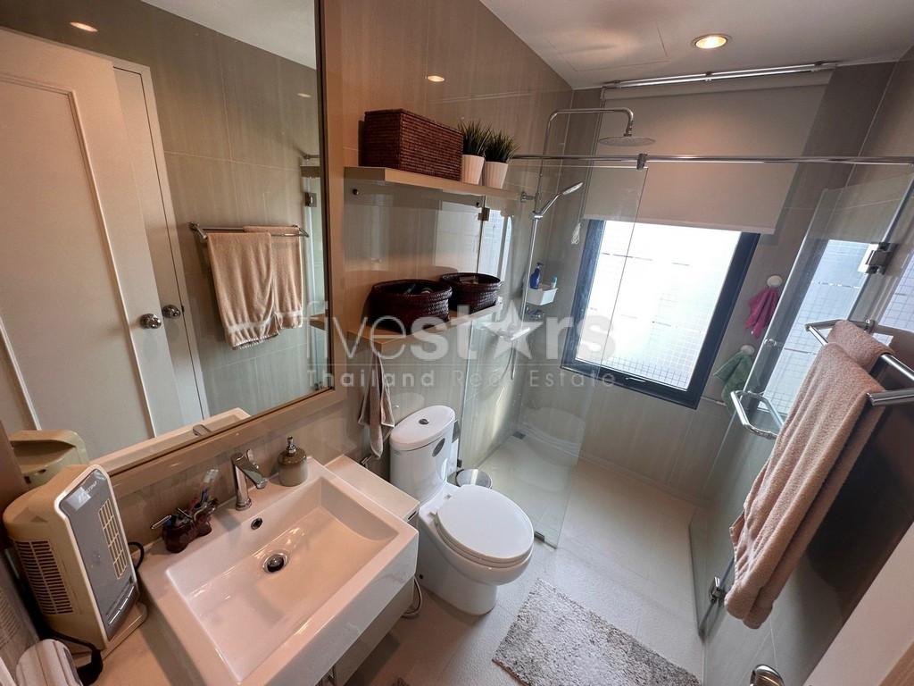 Appartement d'une chambre haut en étage à vendre proche MRT Petchaburi, photo 15