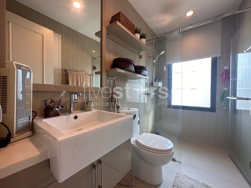 Appartement d'une chambre haut en étage à vendre proche MRT Petchaburi, photo 14