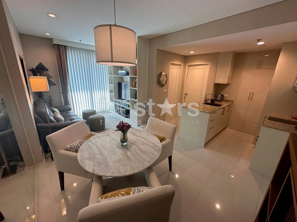 Appartement d'une chambre haut en étage à vendre proche MRT Petchaburi, photo 2