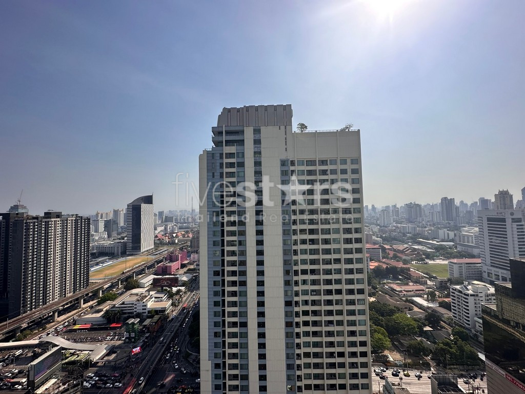 Appartement d'une chambre haut en étage à vendre proche MRT Petchaburi, photo 10