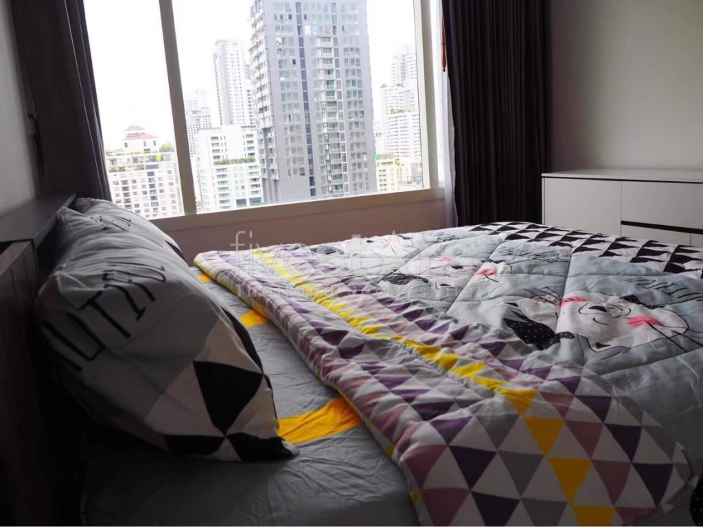 Condo spacieux de 2 chambres à vendre près du BTS Asoke, photo 8