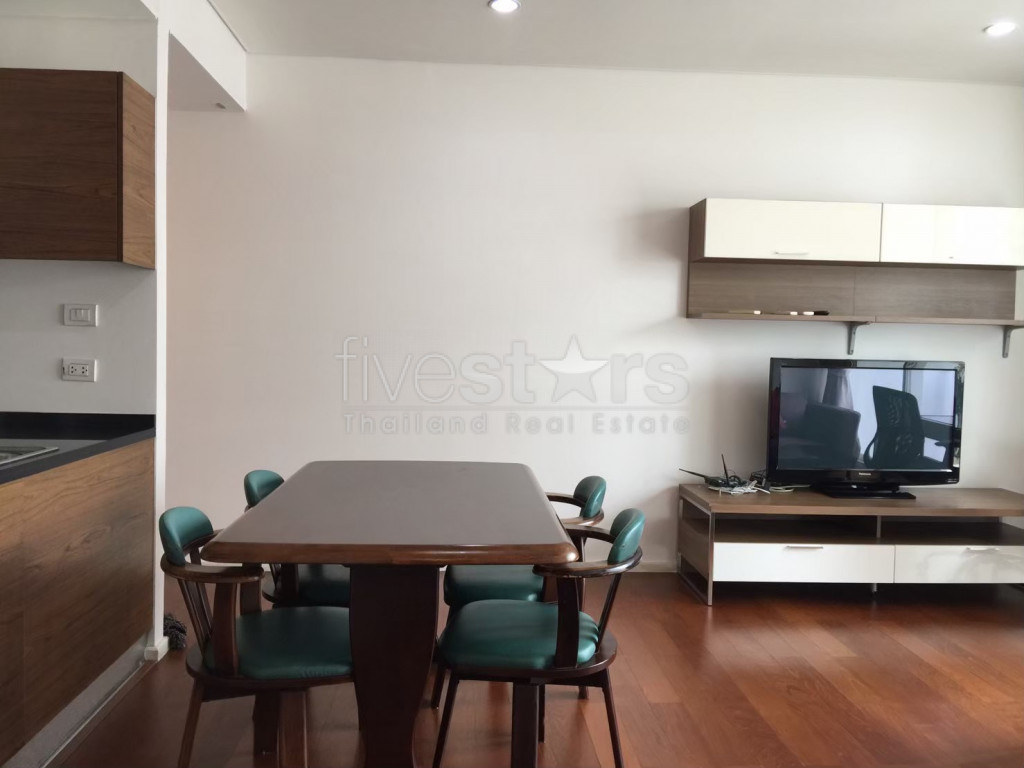 Condo spacieux de 2 chambres à vendre près du BTS Asoke, photo 9
