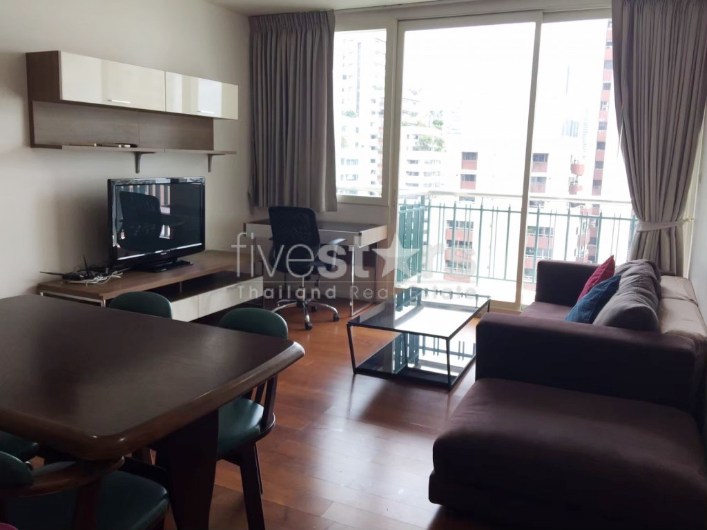 Condo spacieux de 2 chambres à vendre près du BTS Asoke