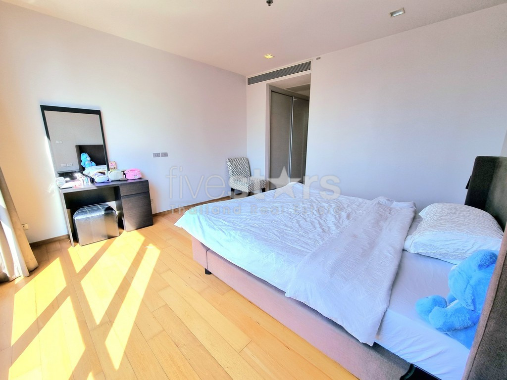 2-bedroom high end condo for sale close to BTS Nana, photo 10
