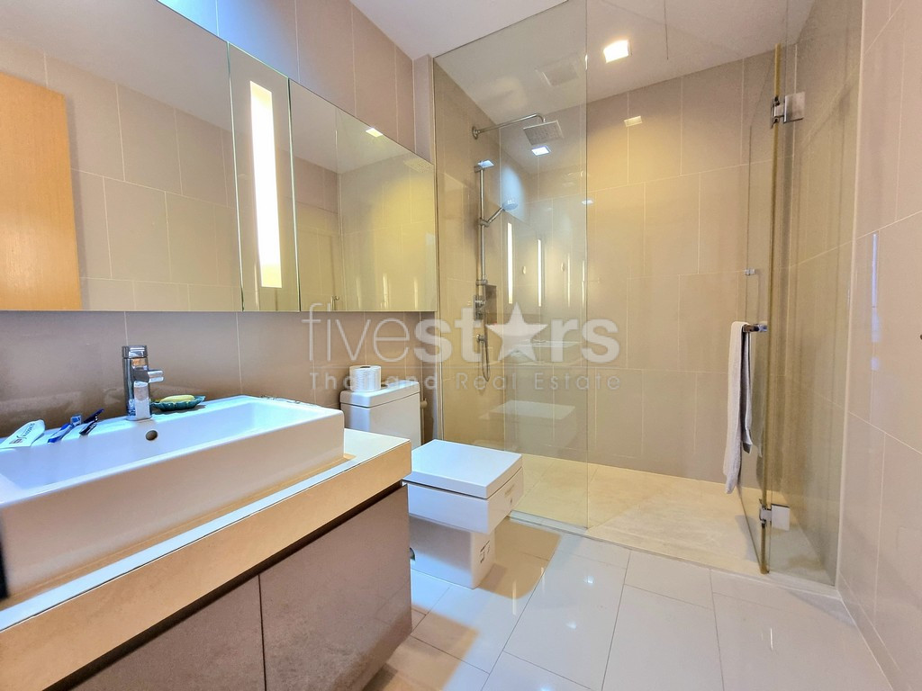 2-bedroom high end condo for sale close to BTS Nana, photo 14