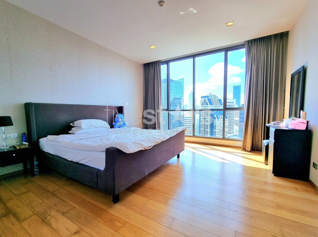 2-bedroom high end condo for sale close to BTS Nana, photo 11
