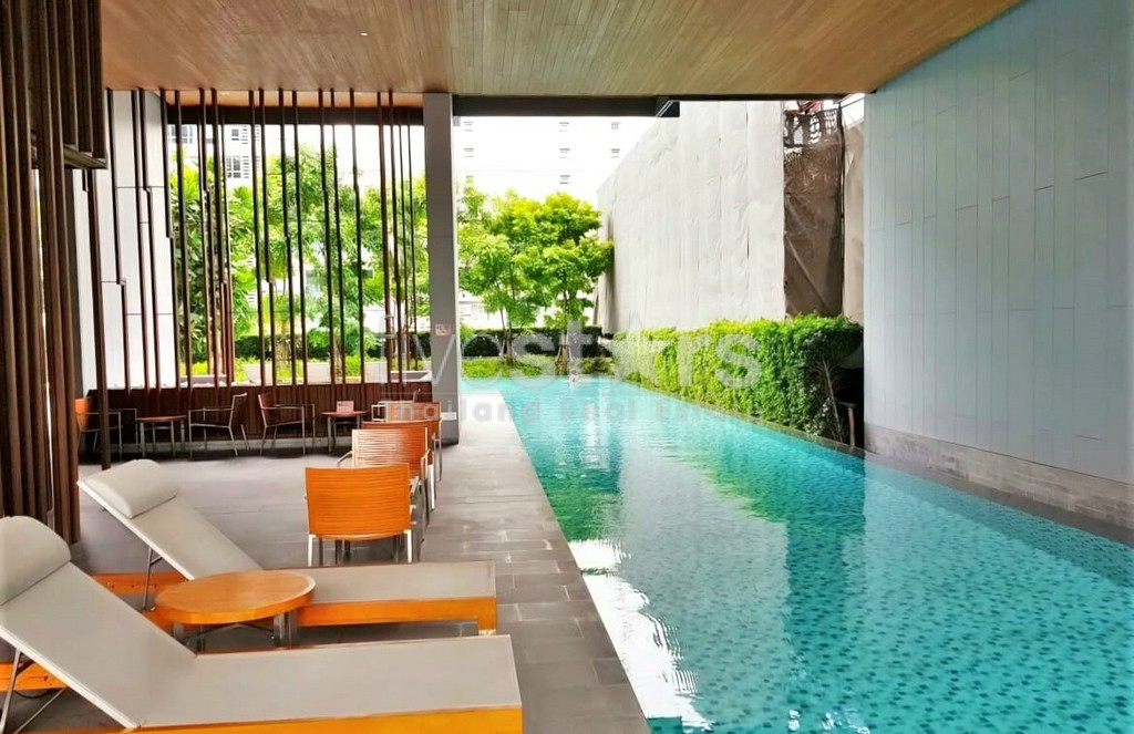 2-bedroom high end condo for sale close to BTS Nana, photo 17