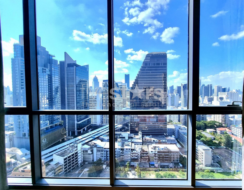 2-bedroom high end condo for sale close to BTS Nana, photo 7