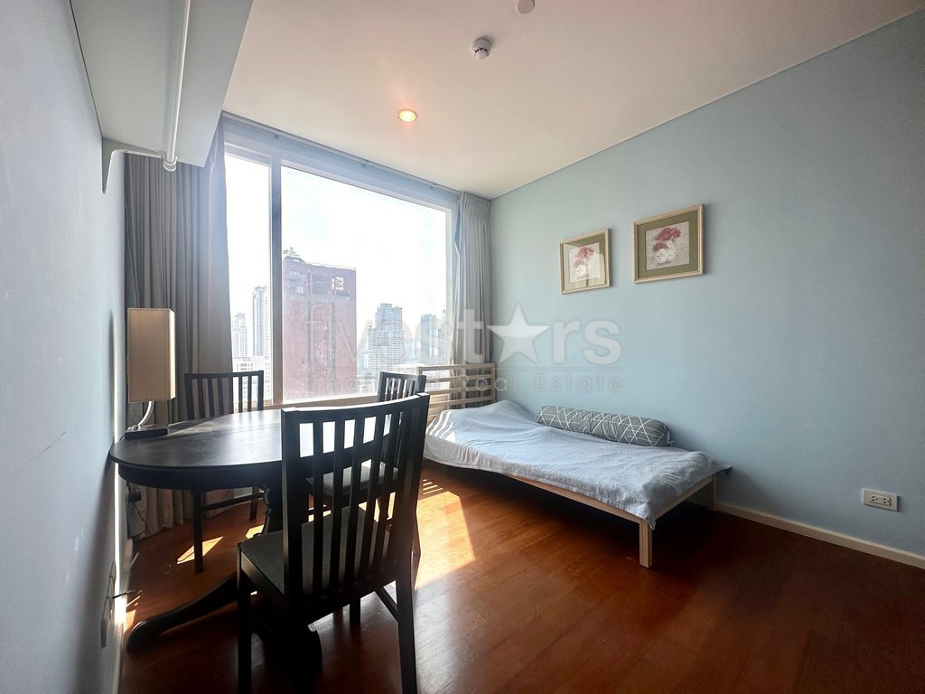 Appartement de 3 chambres spacieux à vendre proche BTS Asoke, photo 12