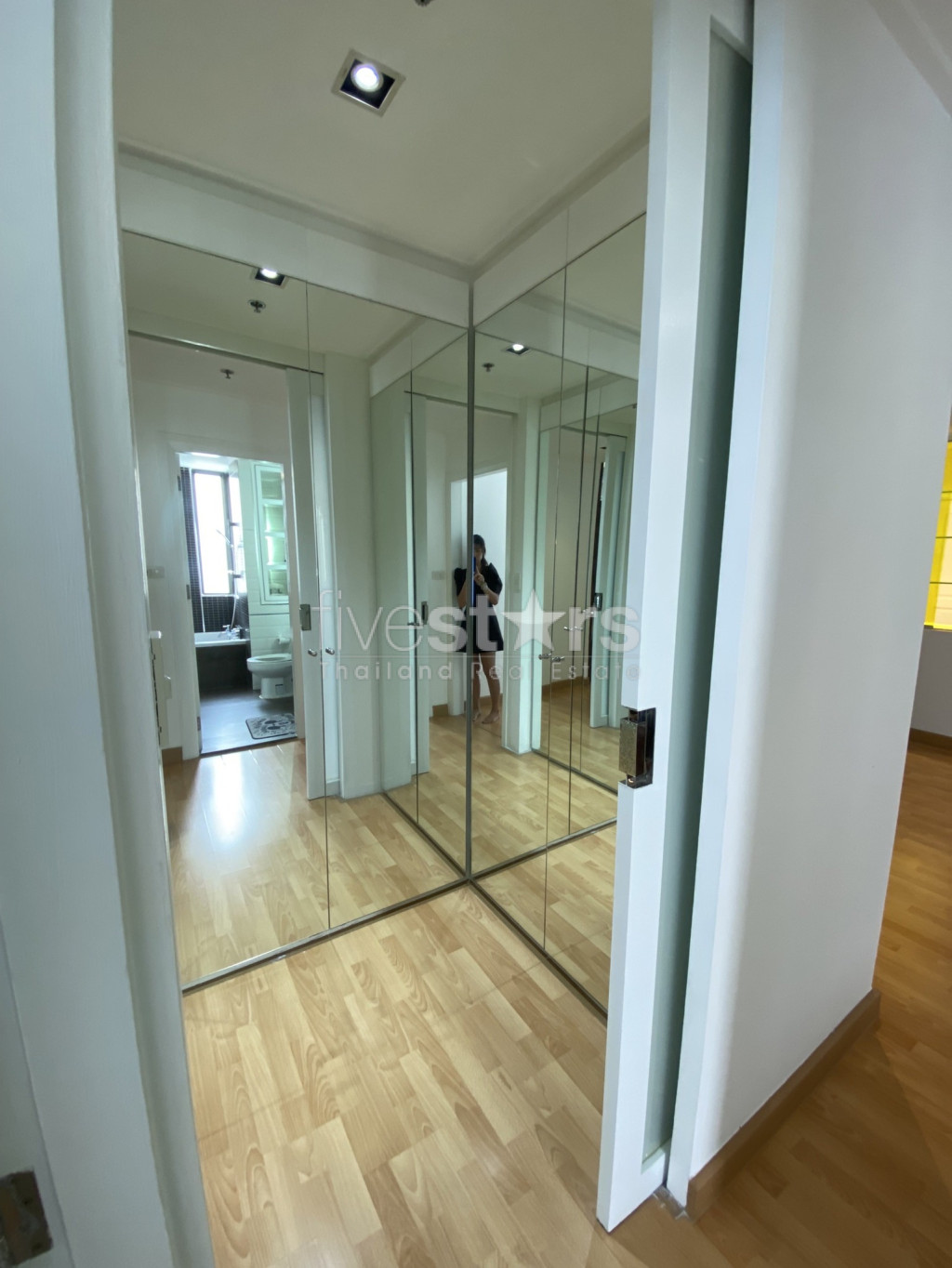 Grand appartement d'une chambre à louer dans le quartier de Nana, photo 7