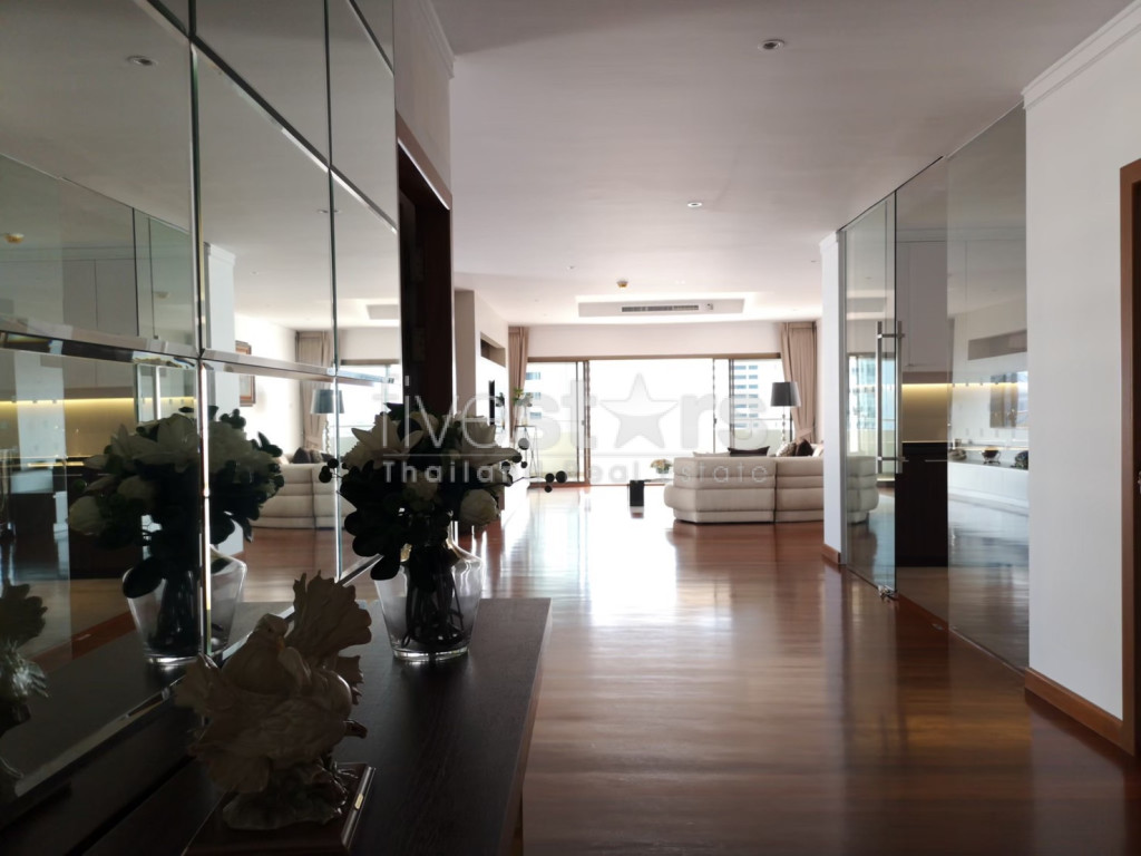Condo de 3 chambres à louer sur Nana