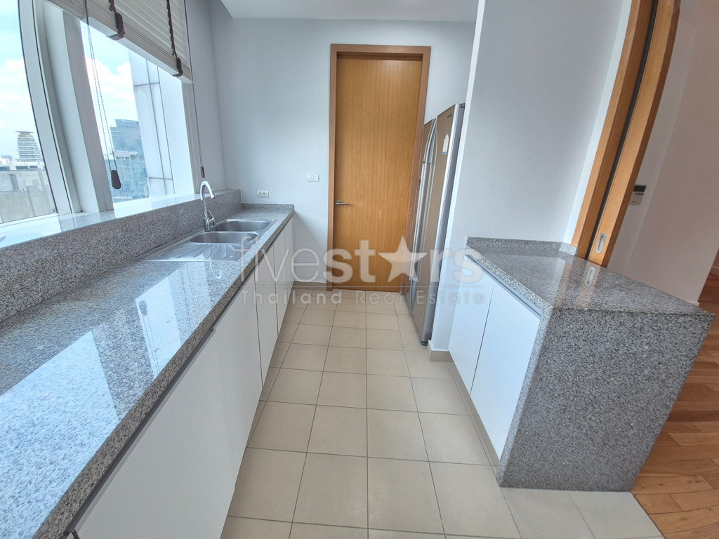 Appartement de 3 chambres à louer proche du BTS Asoke et du parc Benchakitti, photo 8