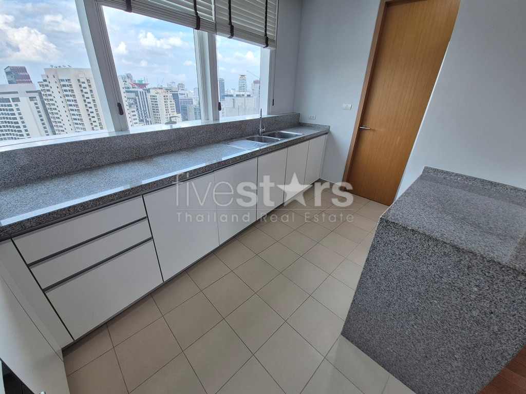 Appartement de 3 chambres à louer proche du BTS Asoke et du parc Benchakitti, photo 10