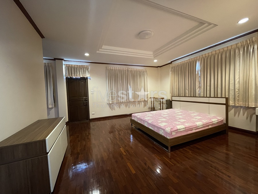 House 5 bedrooms for rent near BTS Nana and Ploenchit, photo 16