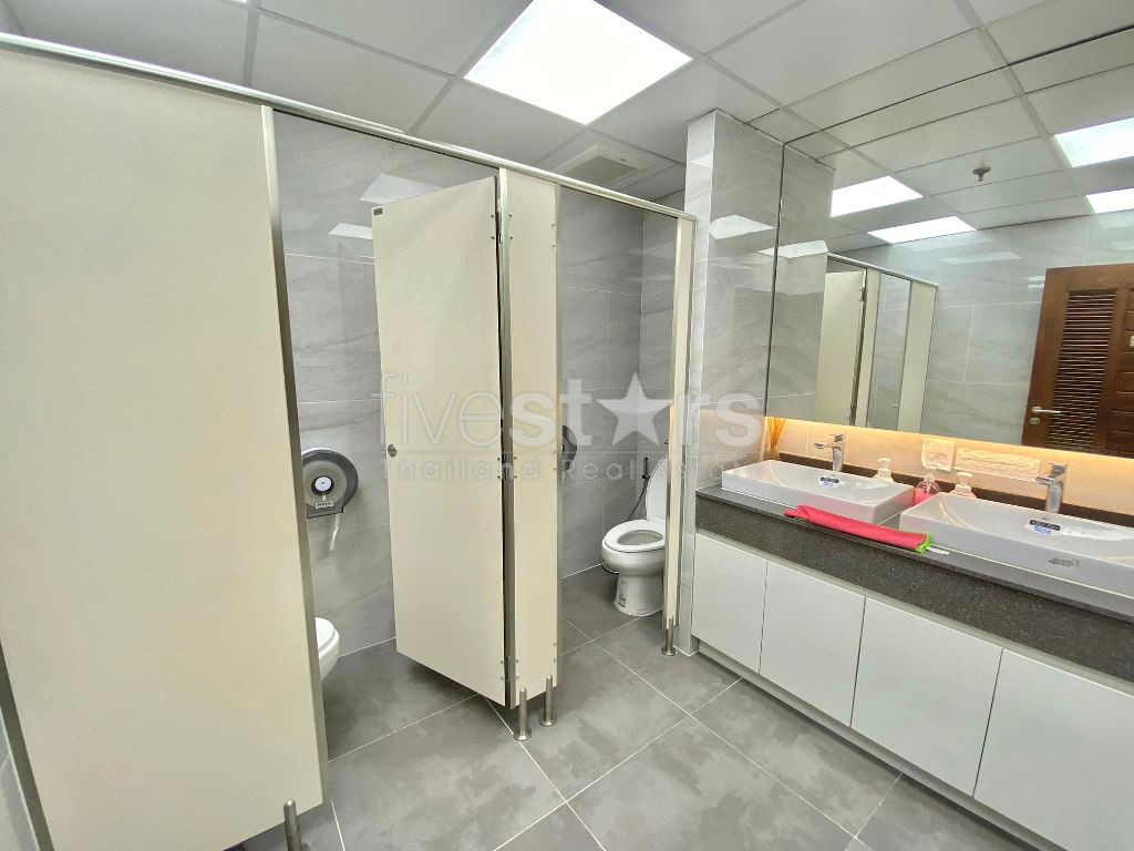 Espace de co-working à louer situé à la station BTS Asoke, photo 10