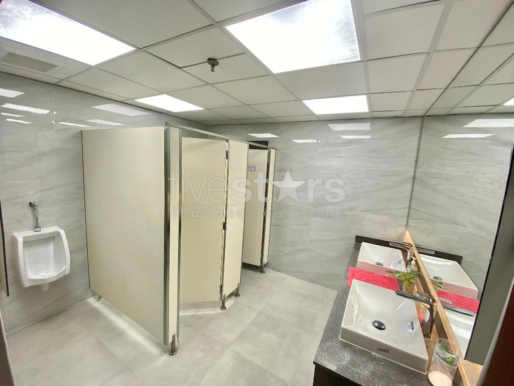 Espace de co-working à louer situé à la station BTS Asoke, photo 11
