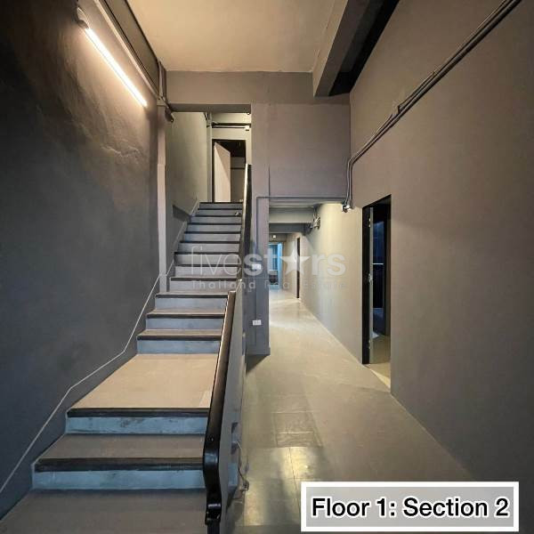 Maison de ville de 3 étages à louer près de la station Asoke BTS, photo 10