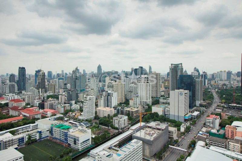 Condo moderne de 2 chambres surélevé à Asoke, photo 17