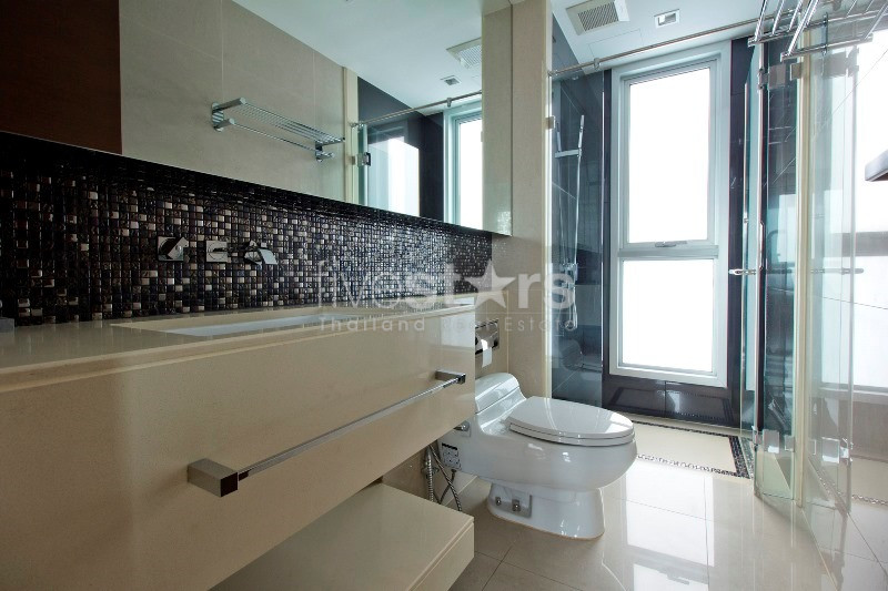 Condo moderne de 2 chambres surélevé à Asoke, photo 6