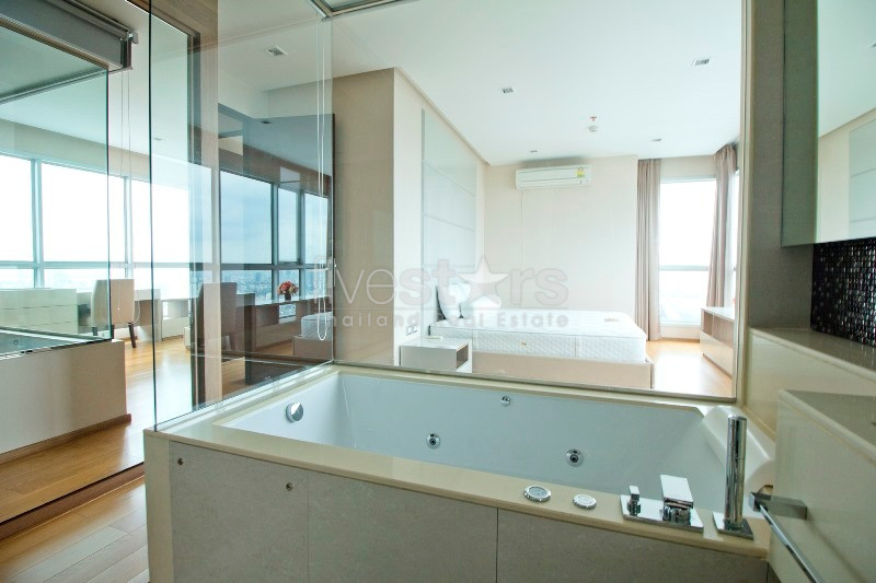 Condo moderne de 2 chambres surélevé à Asoke, photo 13