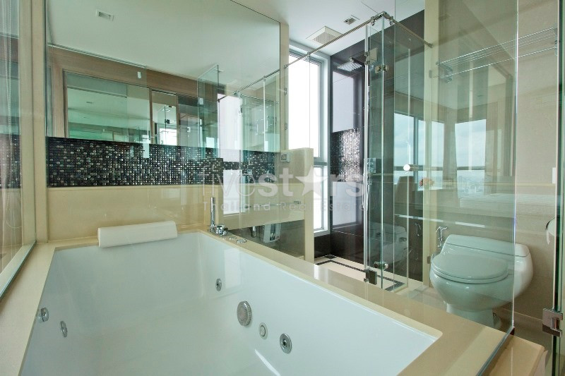 Condo moderne de 2 chambres surélevé à Asoke, photo 14